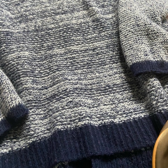 GAP wool blend sweater in navy blue and white GREAT CONDITION - Picture 4 of 5